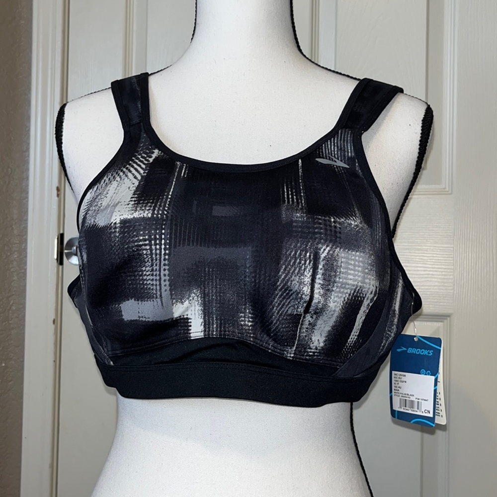 NWT Brooks sports bra 38C